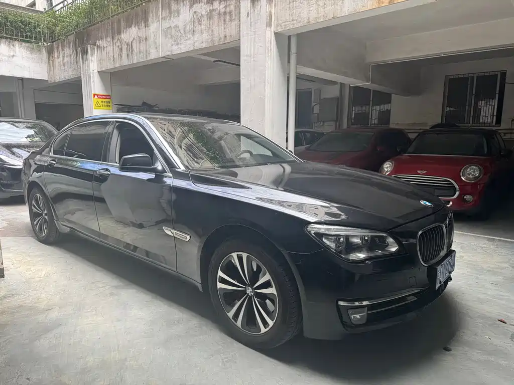 BMW 7 Series 2012 — фото 3