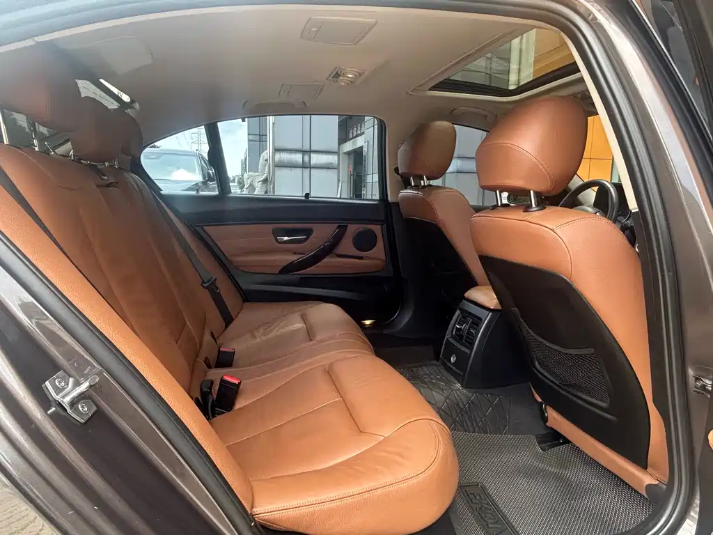 BMW 3 Series 2015 — фото 11
