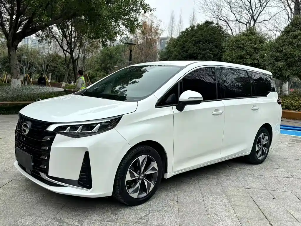 GAC Motor Trumpchi M6 2022 — фото 3