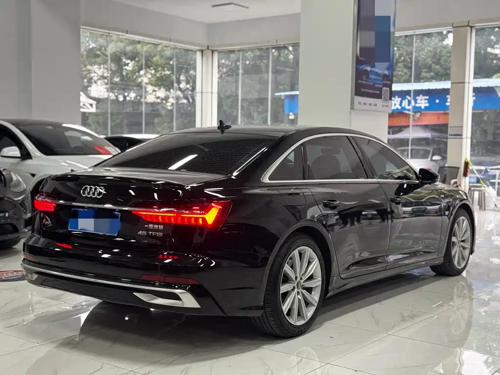 Audi A6L 2023 — фото 11