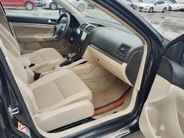 Volkswagen Sagitar 2011