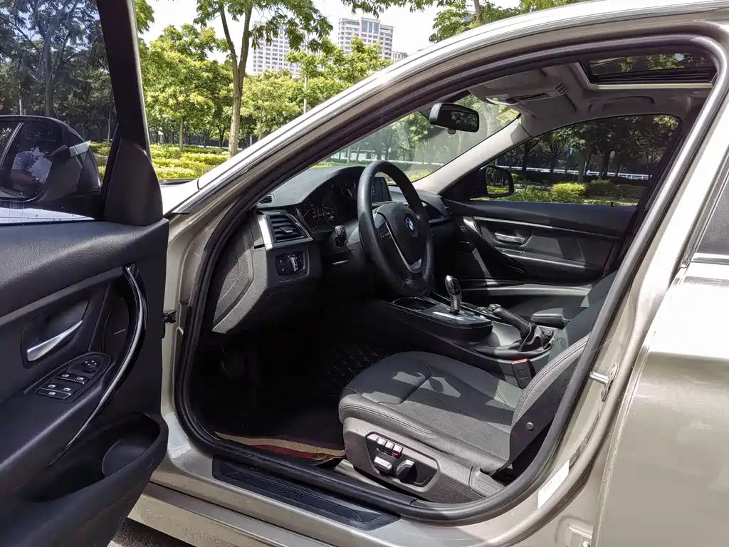 BMW 3 Series 2016 — фото 13