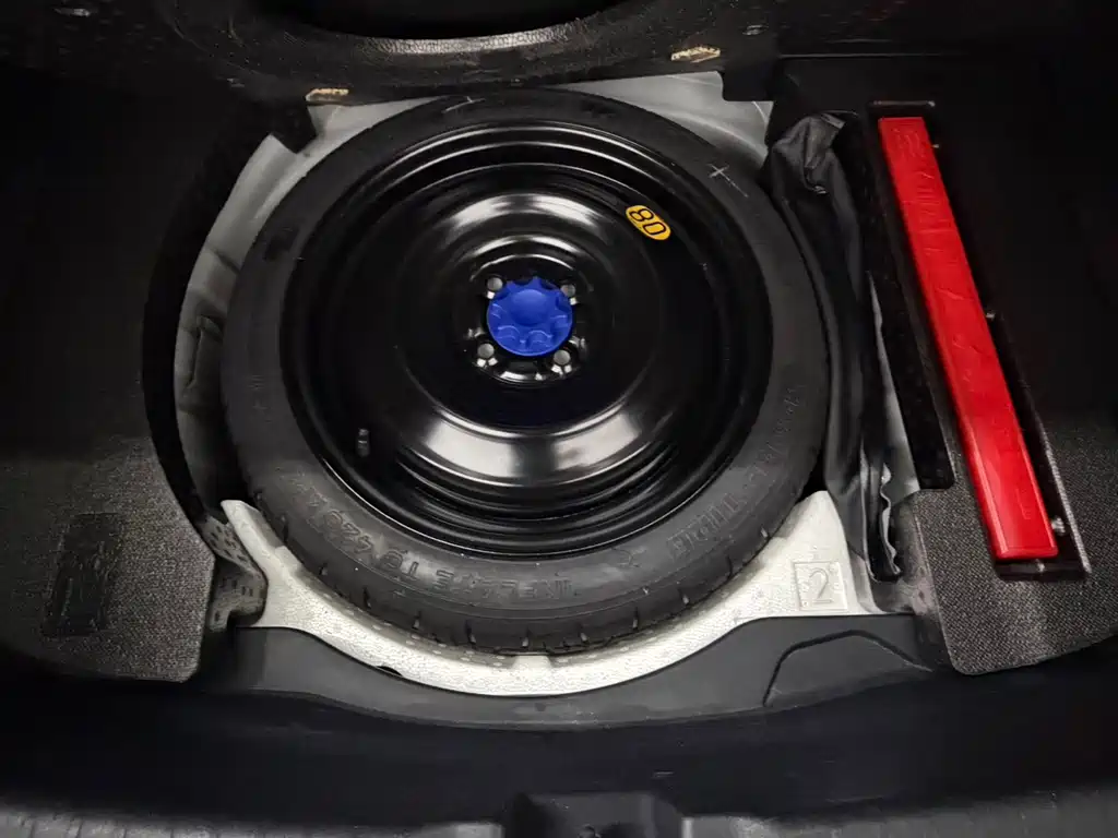 Toyota Yaris L 2023 — фото 15