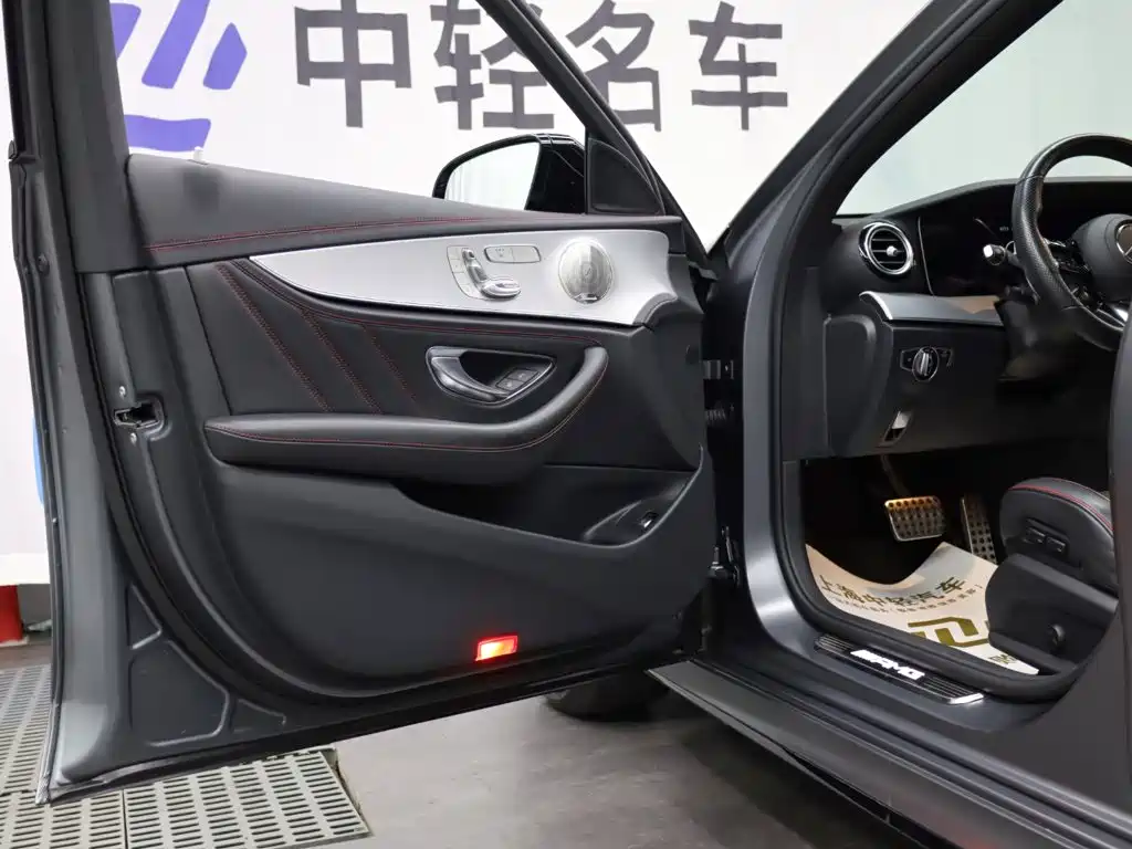 Mercedes-Benz E-Class AMG 2022 — фото 6
