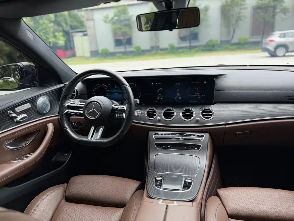 Mercedes-Benz E-Class 2020 — фото 12