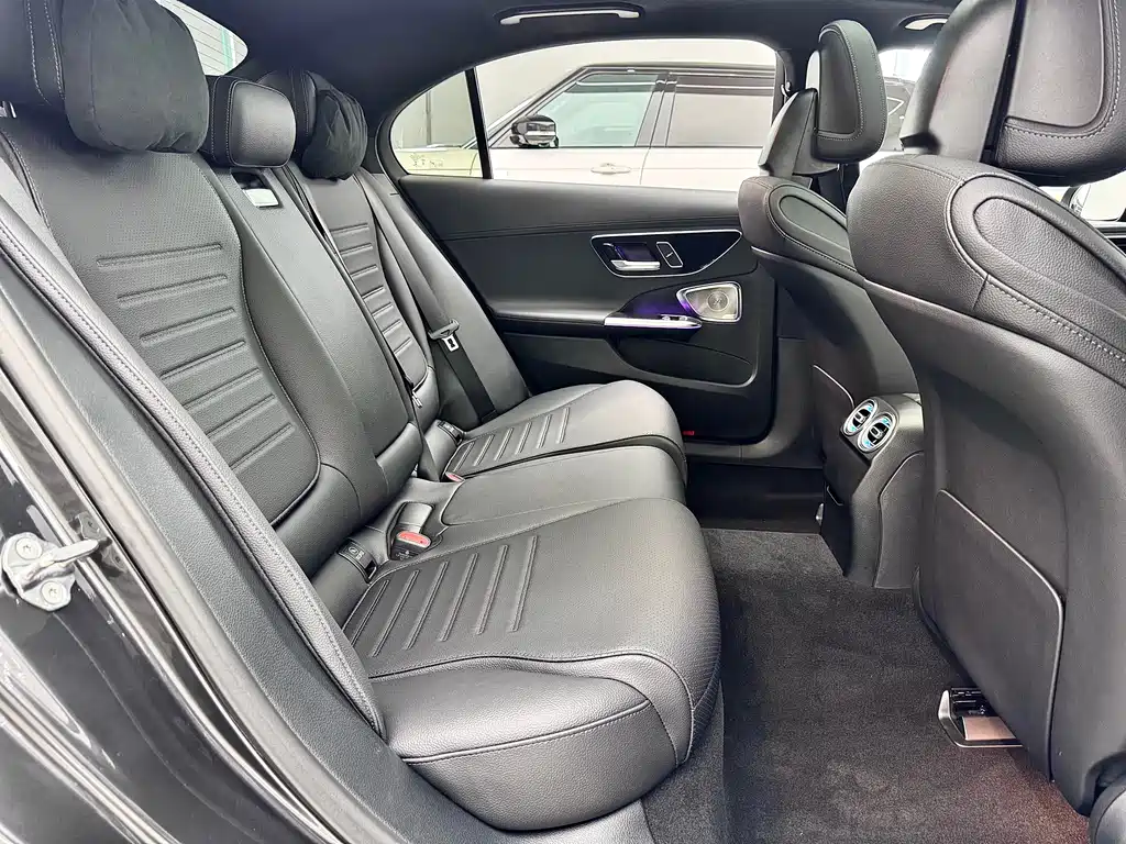 Mercedes-Benz C-Class 2023 — фото 15
