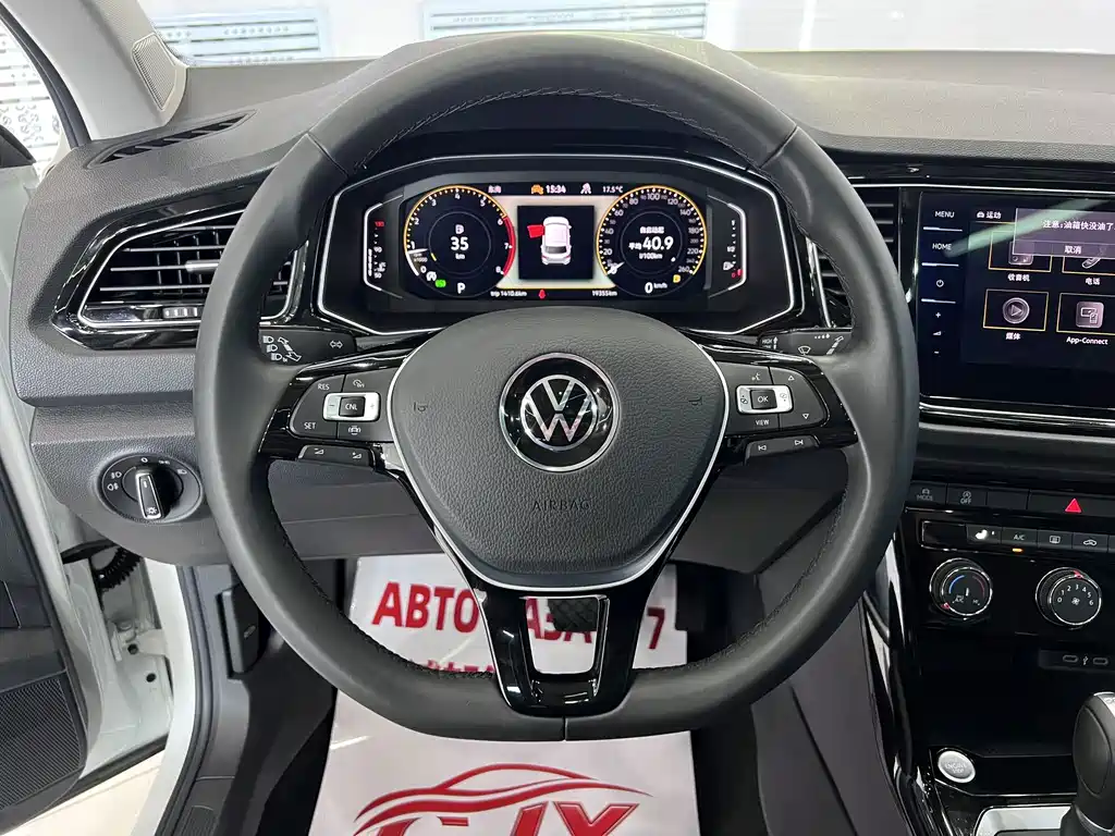Volkswagen T-Roc 2022 — фото 11
