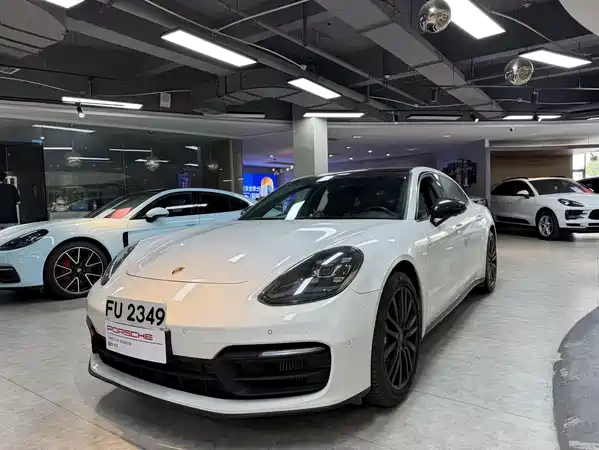 Porsche Panamera 2022