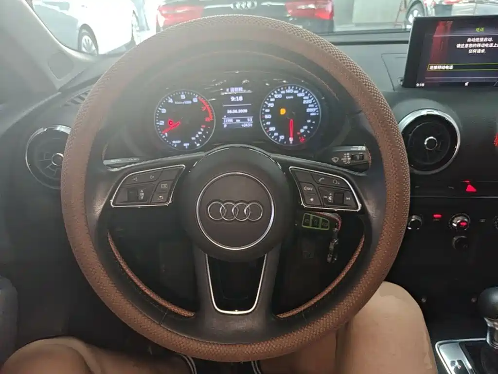 Audi A3 2019 — фото 11