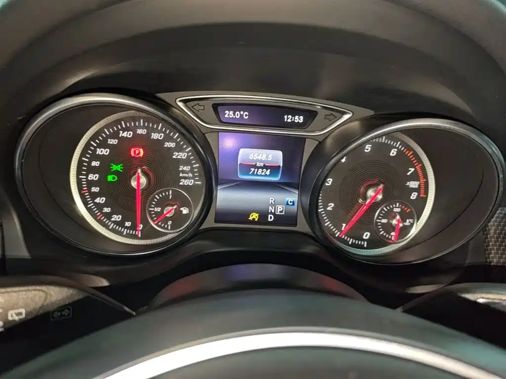 Mercedes-Benz GLA 2018 — фото 12