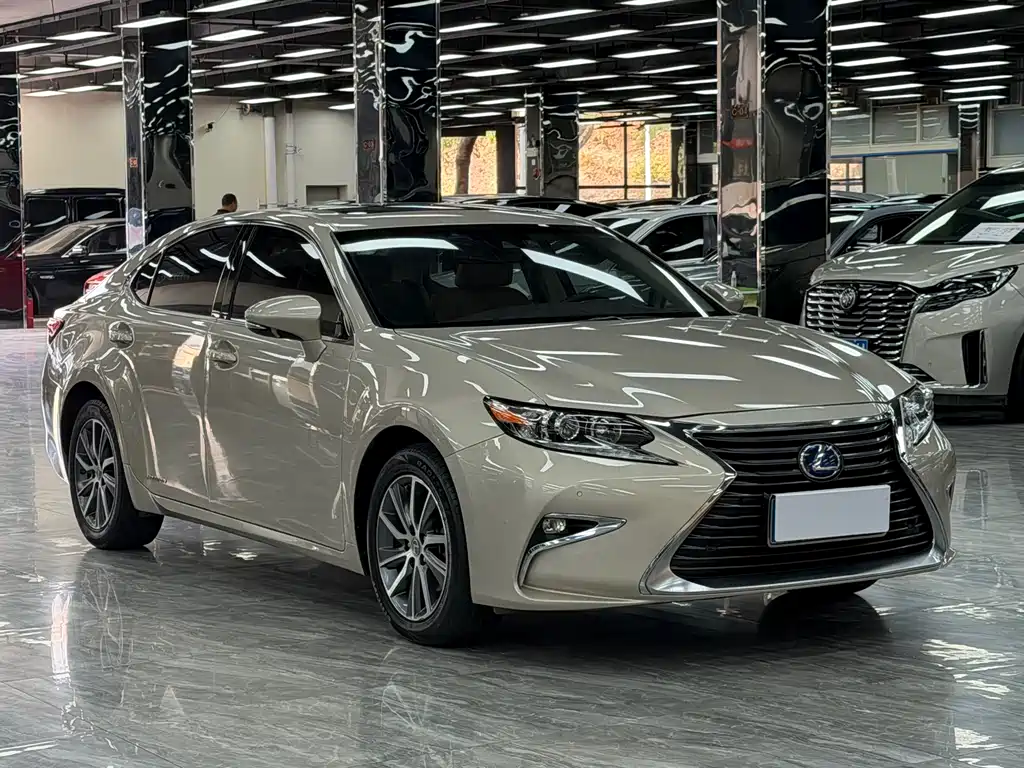 Lexus ES 2016