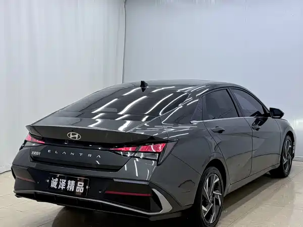 Hyundai Elantra 2024