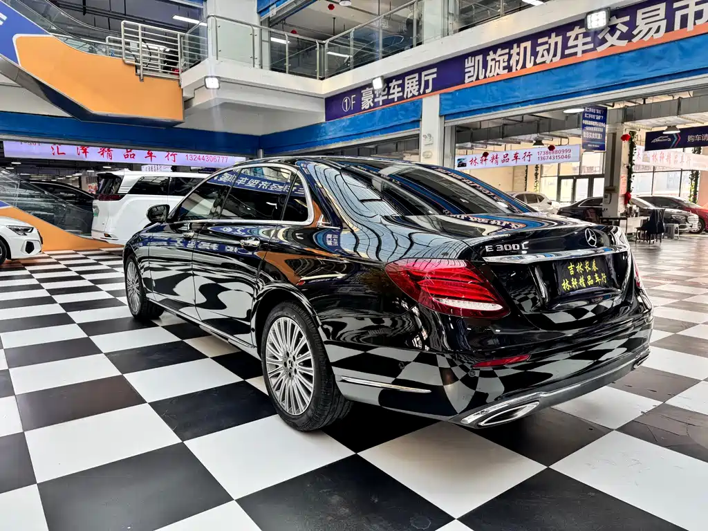 Mercedes-Benz E-Class 2020 — фото 10