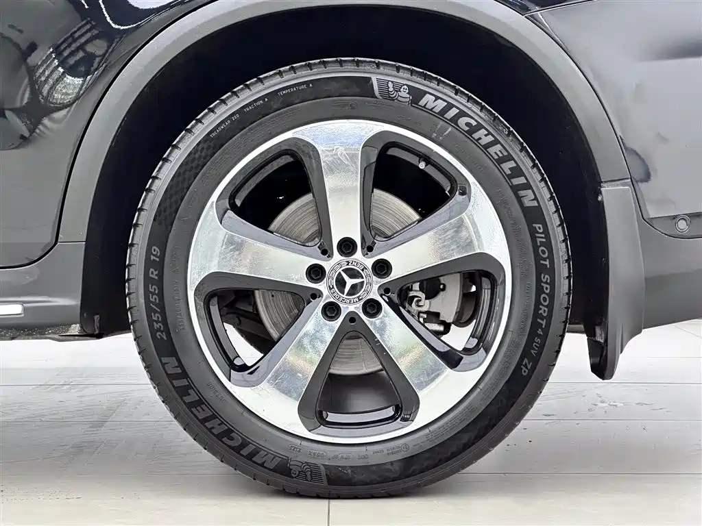 Mercedes-Benz GLC 2017 — фото 17