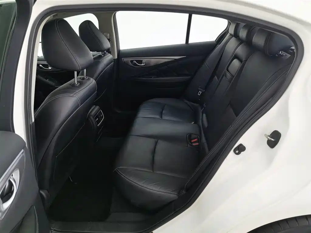 Infiniti Q50L 2016 — фото 15