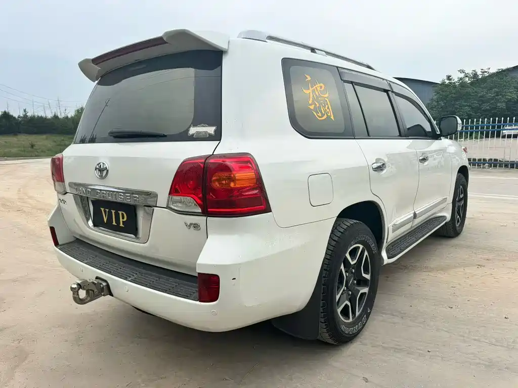 Toyota Land Cruiser 2018 — фото 6