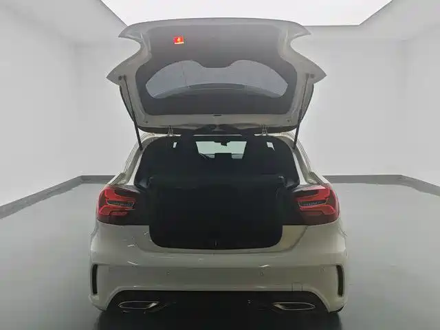 Mercedes-Benz A-Class 2016 — фото 18