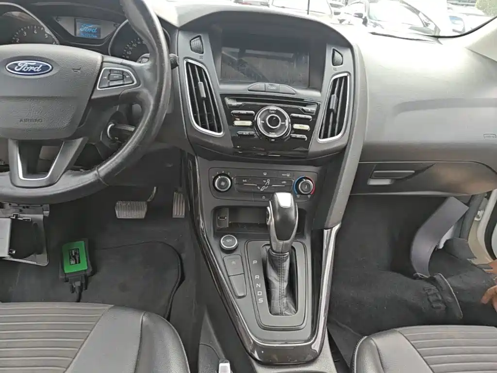 Ford Focus 2020 — фото 13