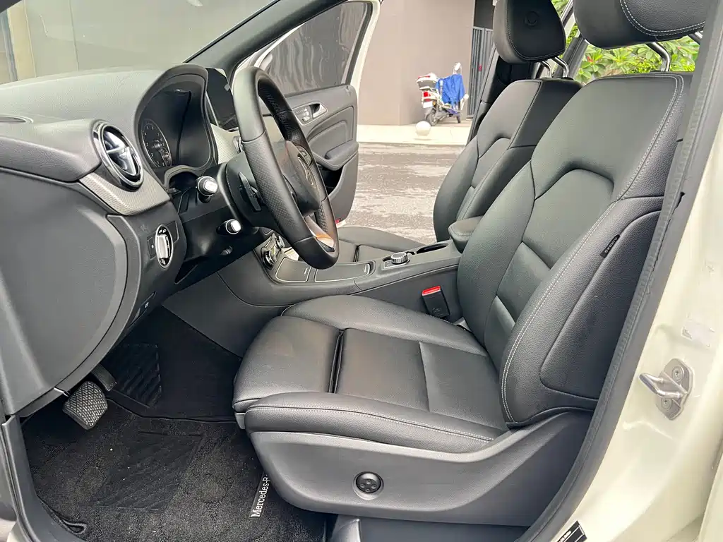 Mercedes-Benz B-Class 2018 — фото 13