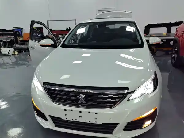 Peugeot 308 2016
