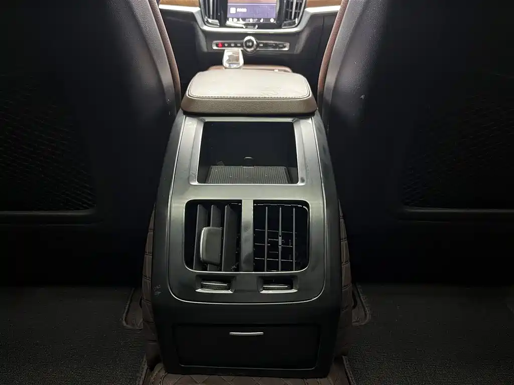 Volvo S90 2023 — фото 10