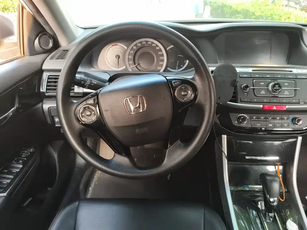 Honda Accord 2017 — фото 3