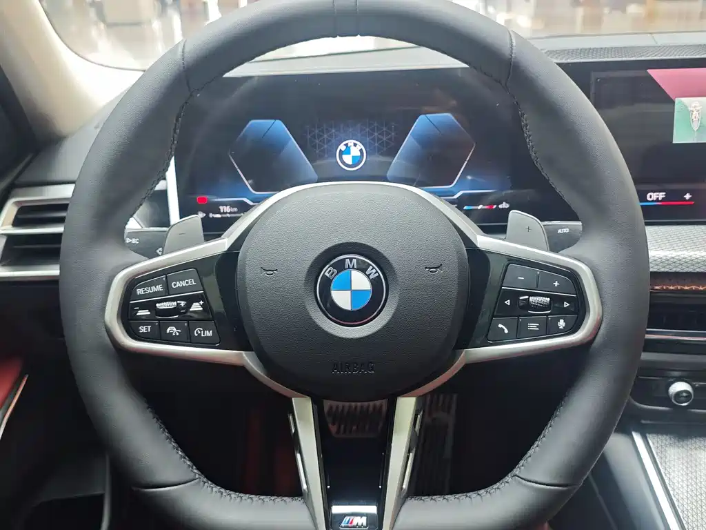 BMW 3 Series 2025 — фото 16