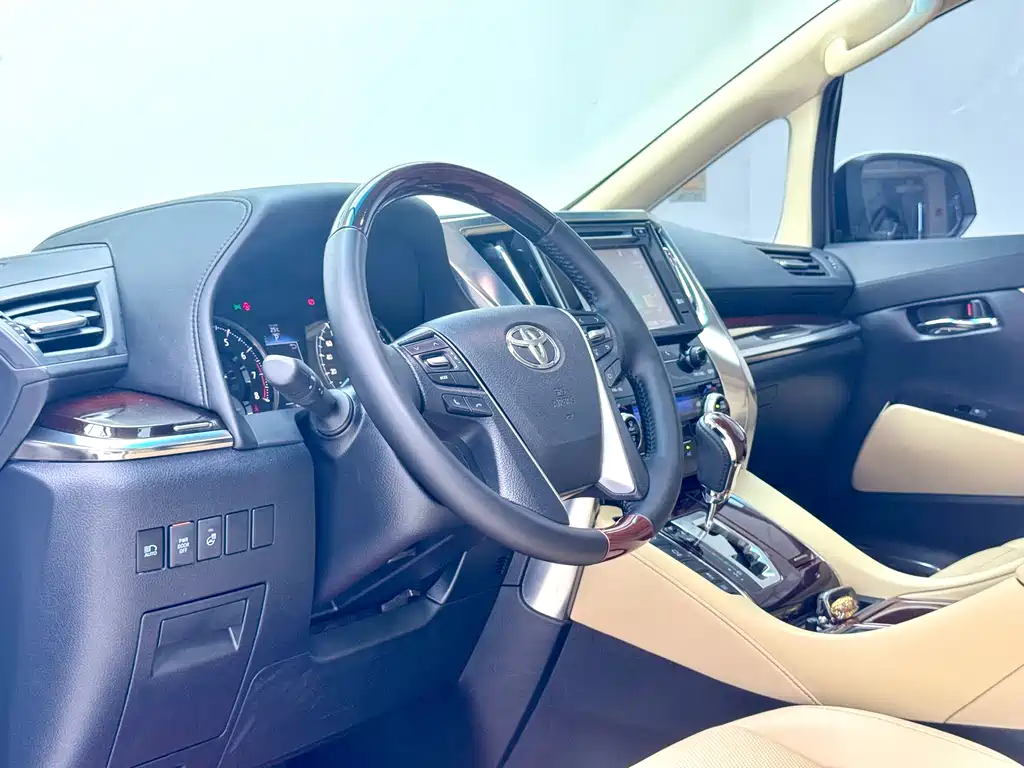 Toyota Alphard 2015 — фото 4