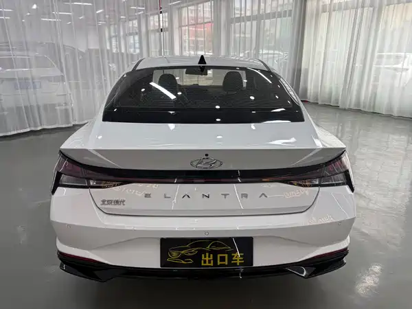 Hyundai Elantra 2022