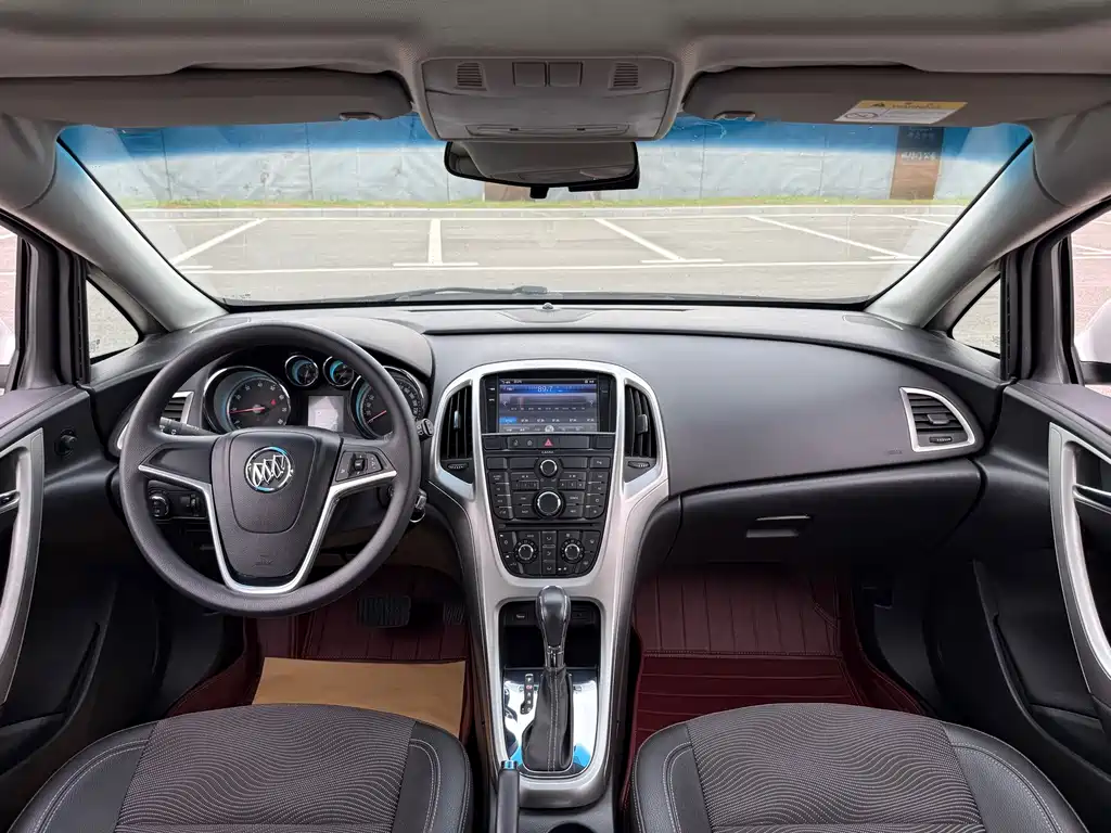 Buick Excelle 2014 — фото 9