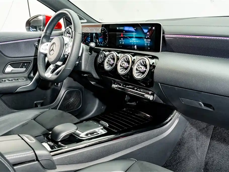Mercedes-Benz A-Class 2019 — фото 19