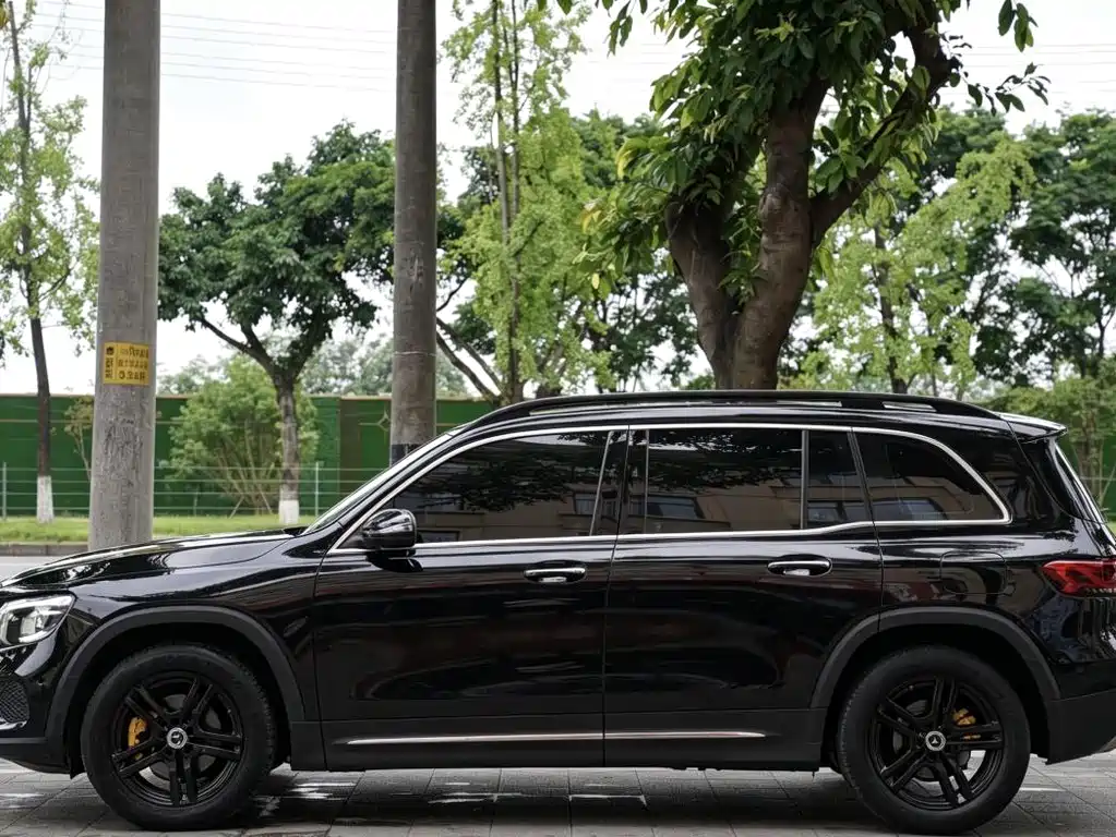 Mercedes-Benz GLB 2021