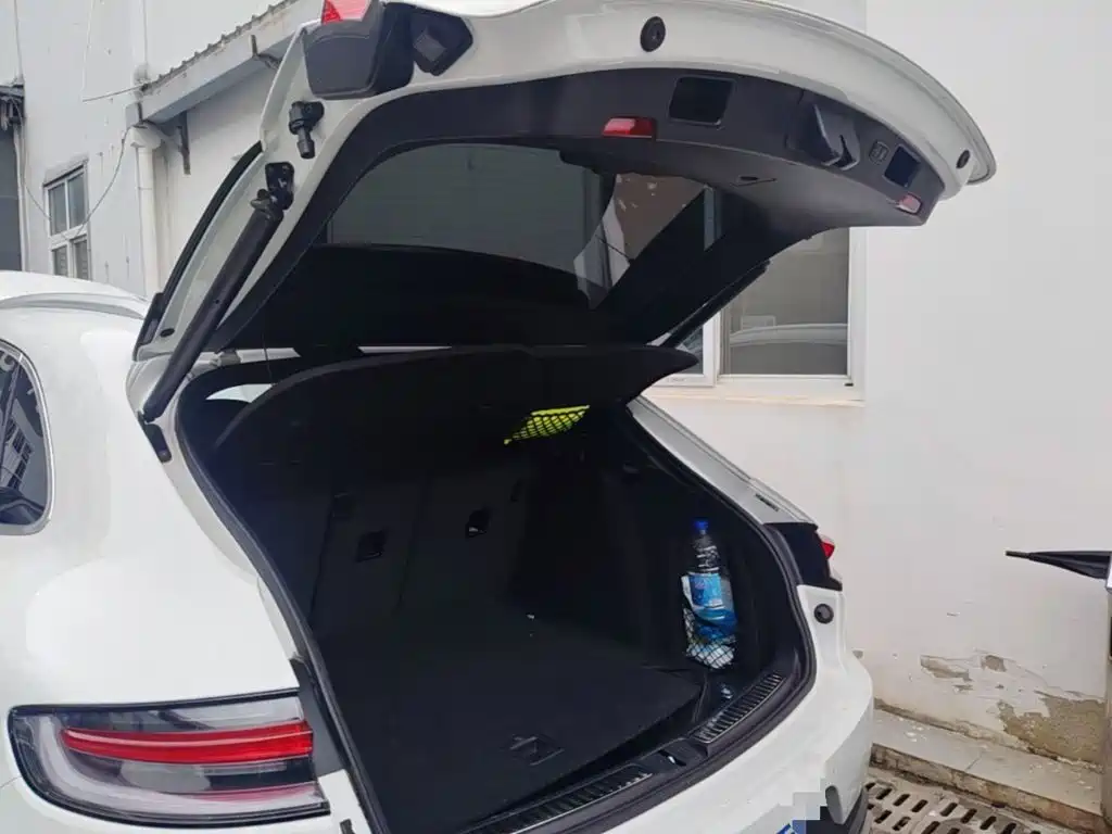 Porsche Macan 2020 — фото 19