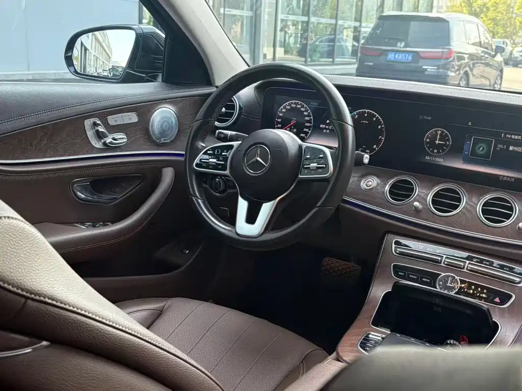 Mercedes-Benz E-Class 2017 — фото 14