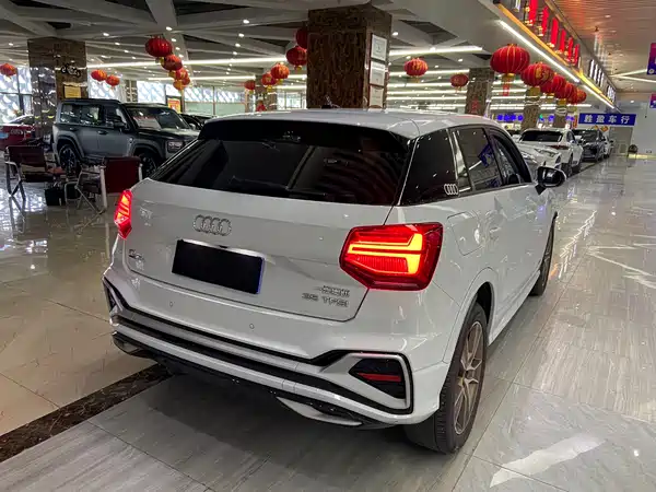 Audi Q2L 2022