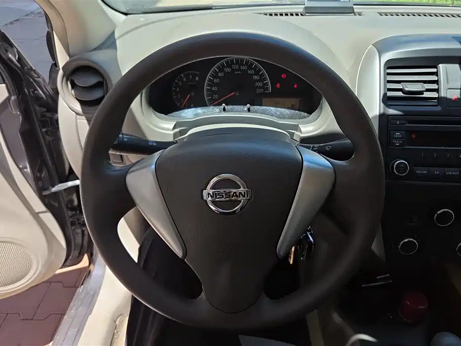 Nissan Sunny 2015 — фото 15