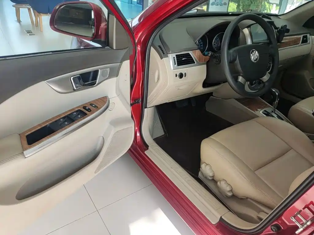Buick Excelle 2015 — фото 16