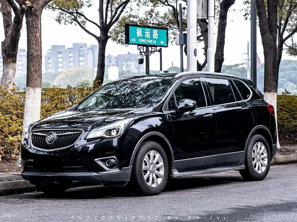 Buick Envision Plus 2018 — фото 1