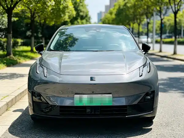 Lynk & Co Z20 2025