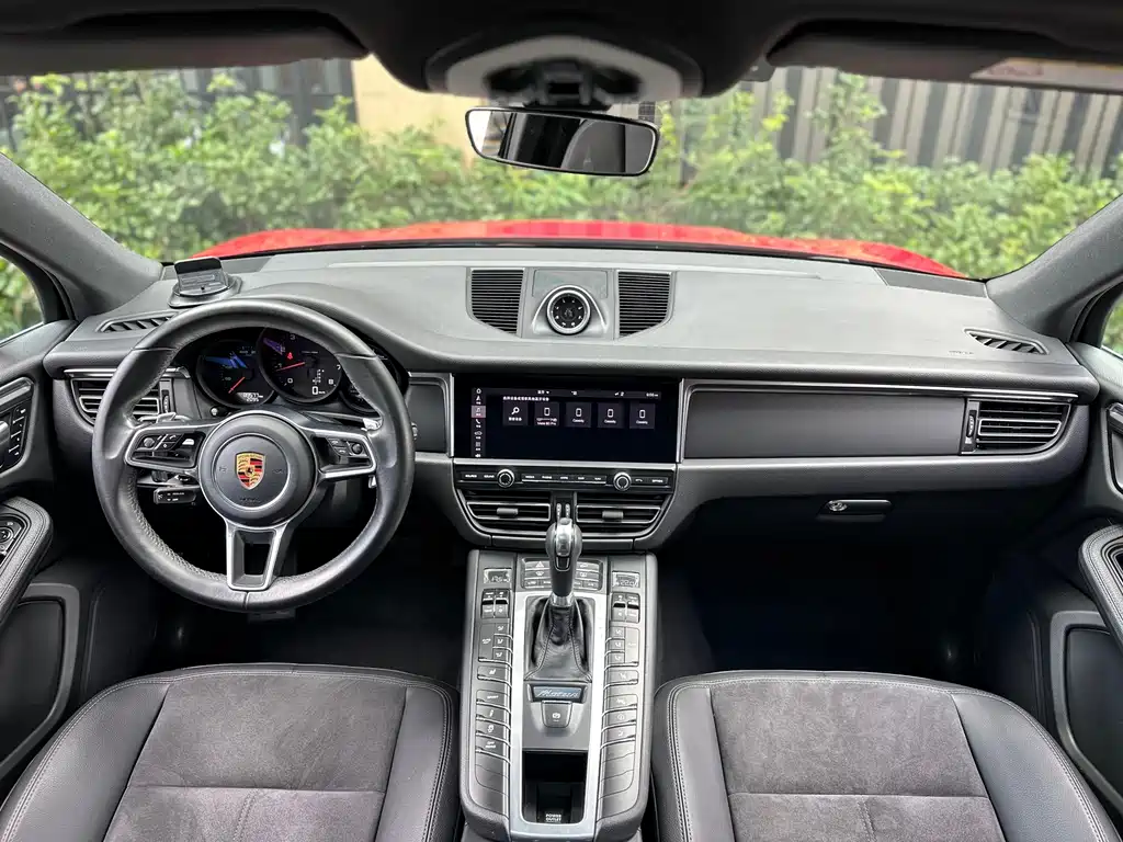 Porsche Macan 2019 — фото 15