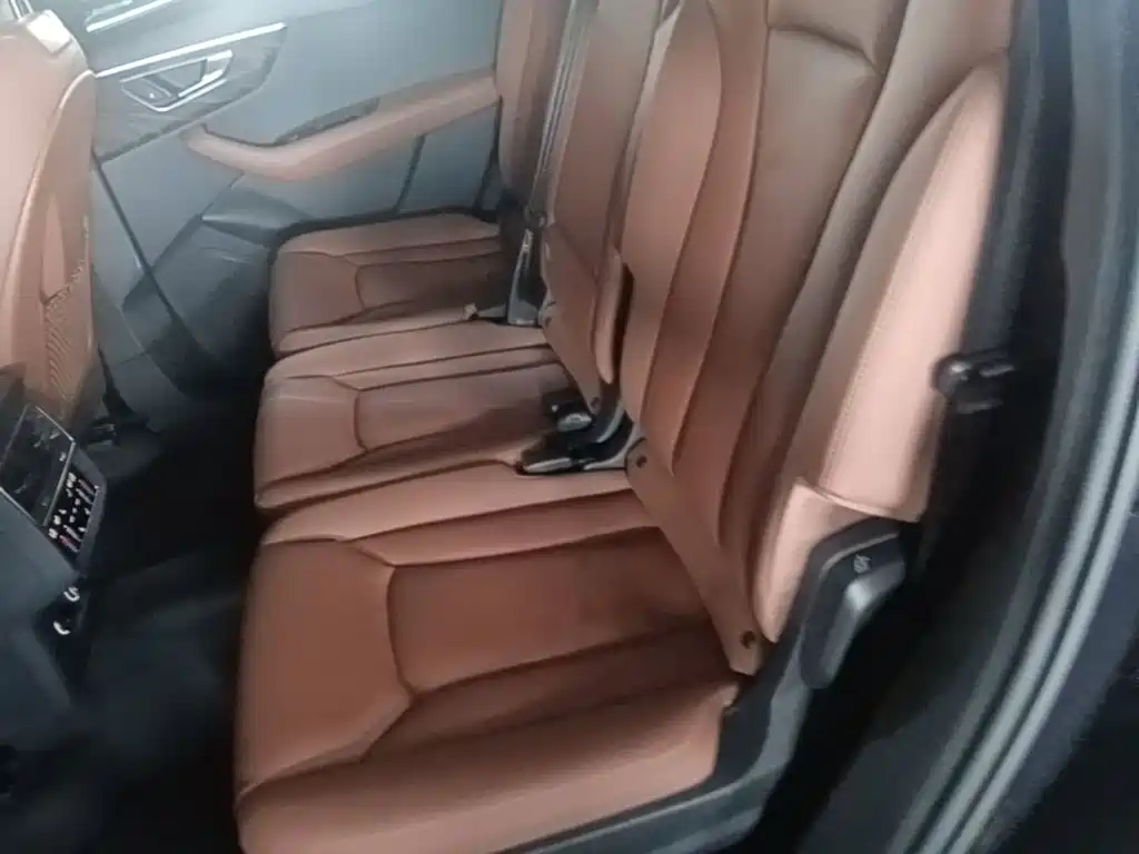 Audi Q7 2020 — фото 17