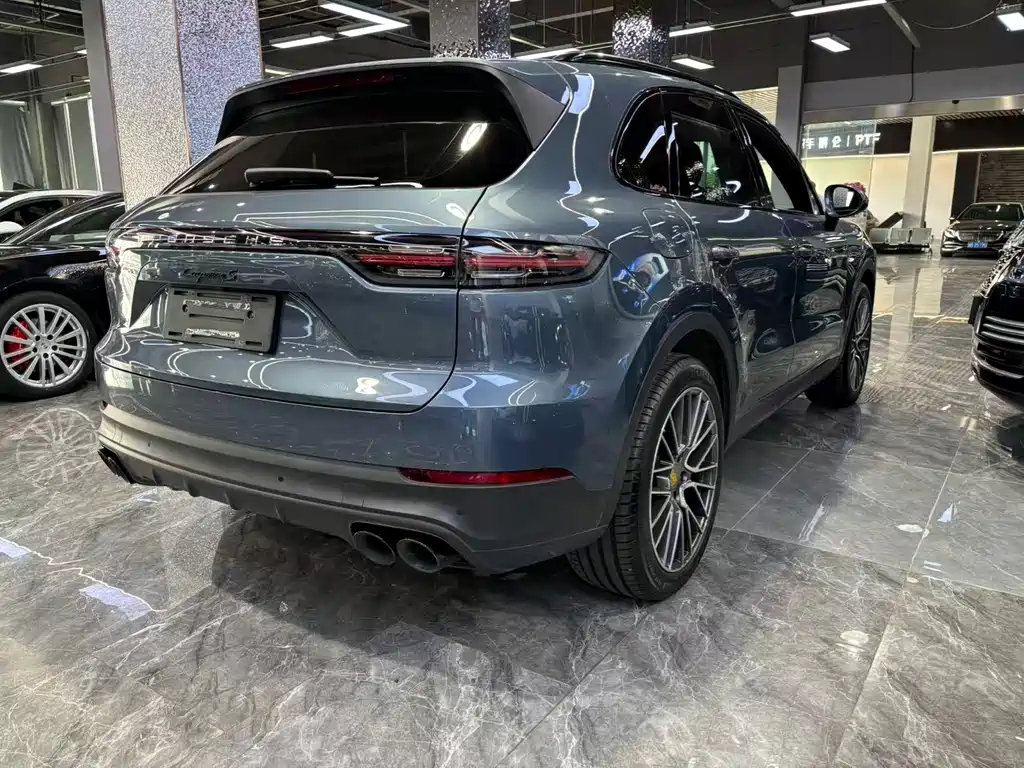 Porsche Cayenne 2018 — фото 18