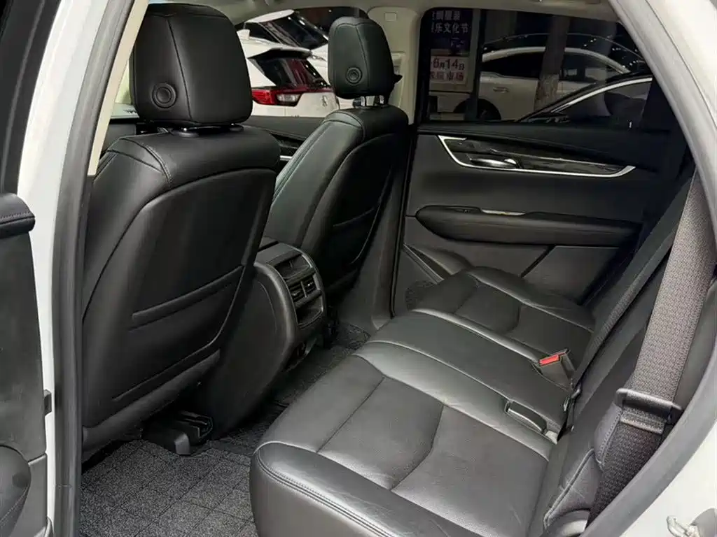 Cadillac XT5 2019 — фото 10