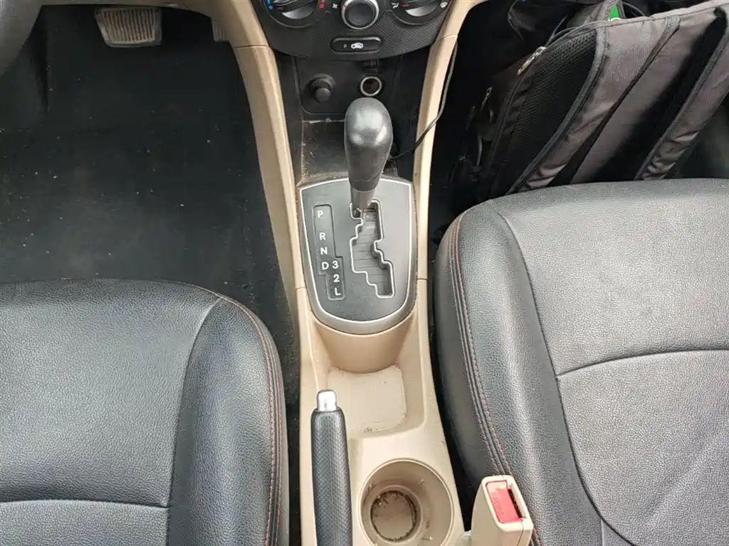Hyundai Verna 2015 — фото 14