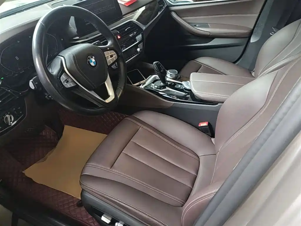 BMW 5 Series 2020 — фото 15