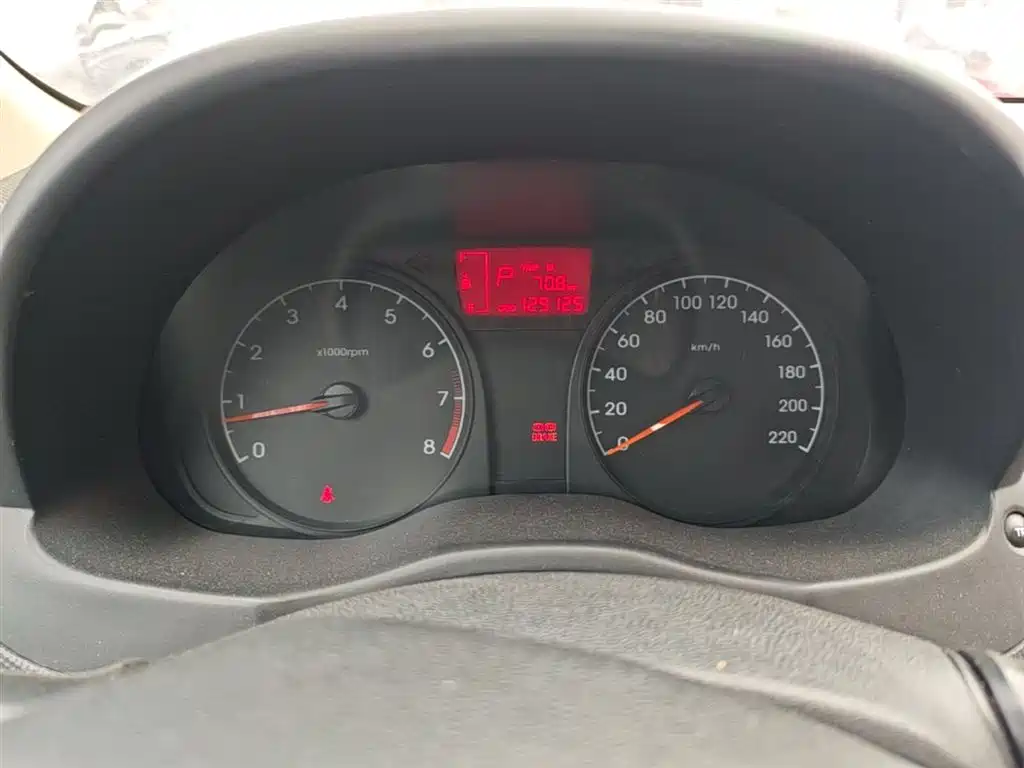 Hyundai Verna 2015 — фото 12