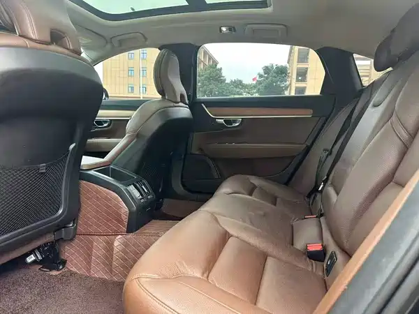 Volvo S90 2020