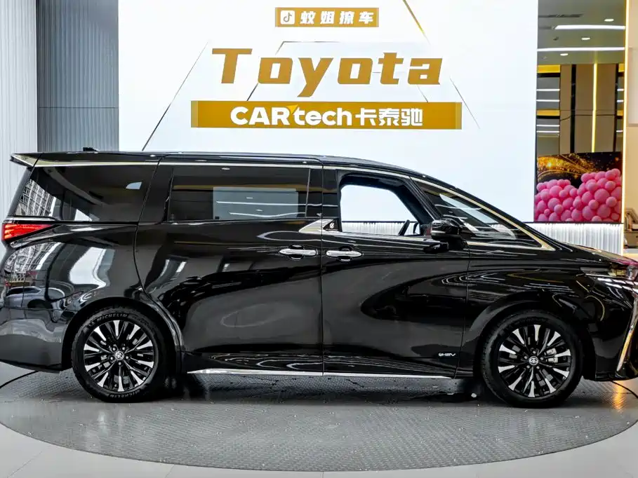 Toyota Alphard 2025 — фото 4