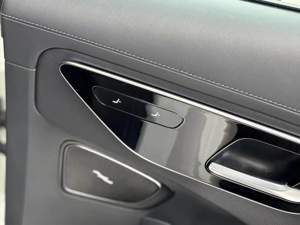 Mercedes-Benz C-Class 2022 — фото 24