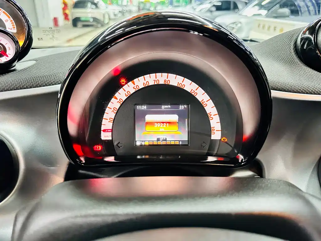 smart Fortwo 2018 — фото 36